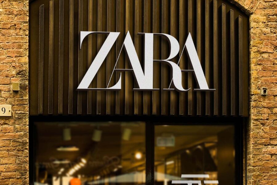 3D-Logo-Mockup-on-Storefront-Wood-Beams-Zara